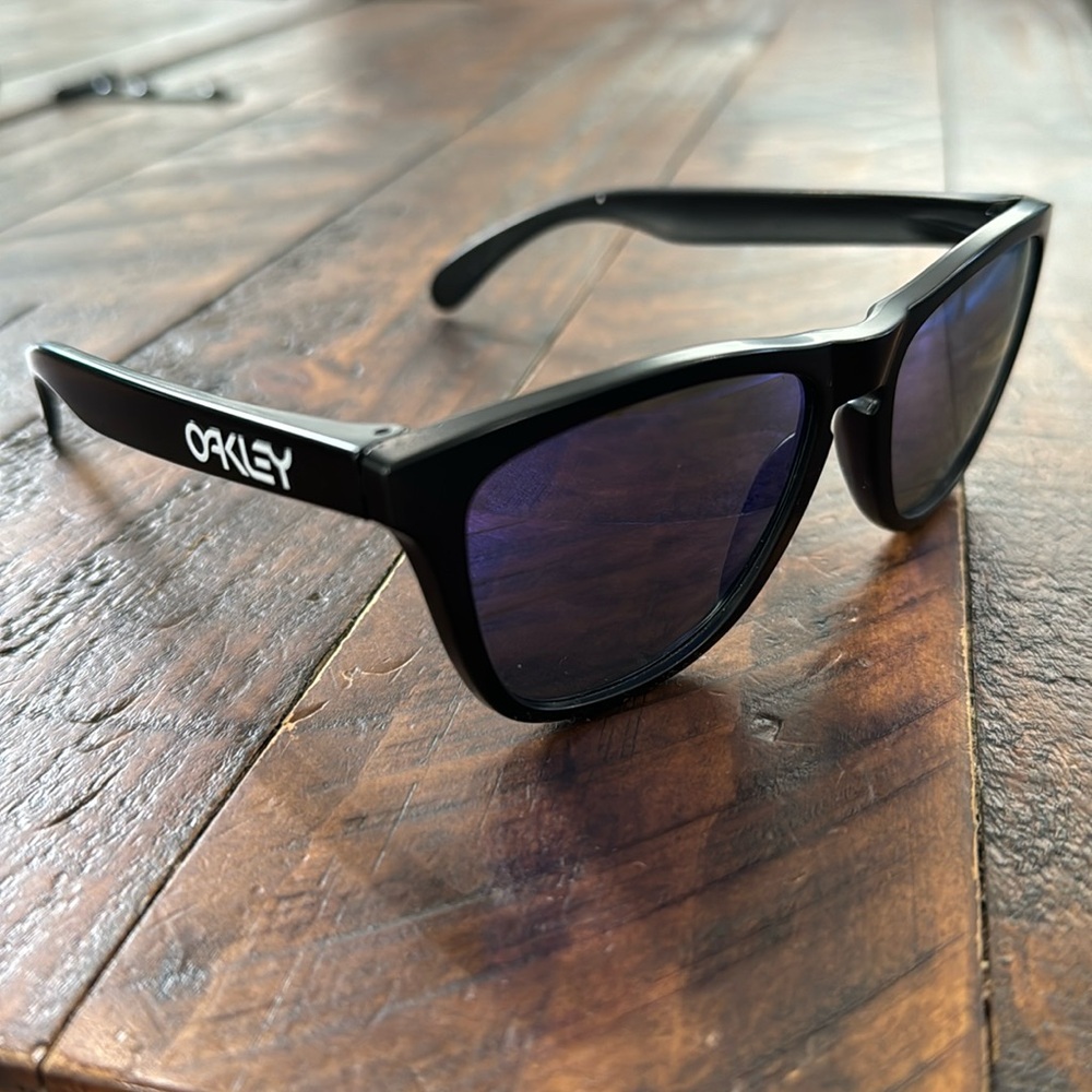 Oakley frogskins